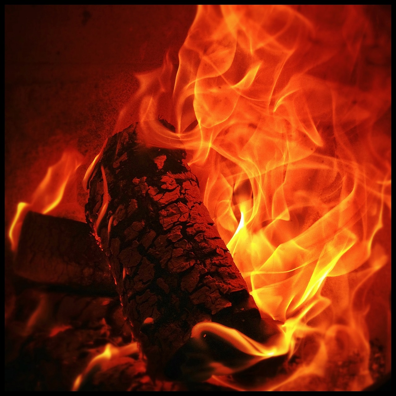 Nawet 5 tys. zł grzywny za spóźnienie! Gminy ruszają z kontrolami przed sezonem grzewczym 2025/2026